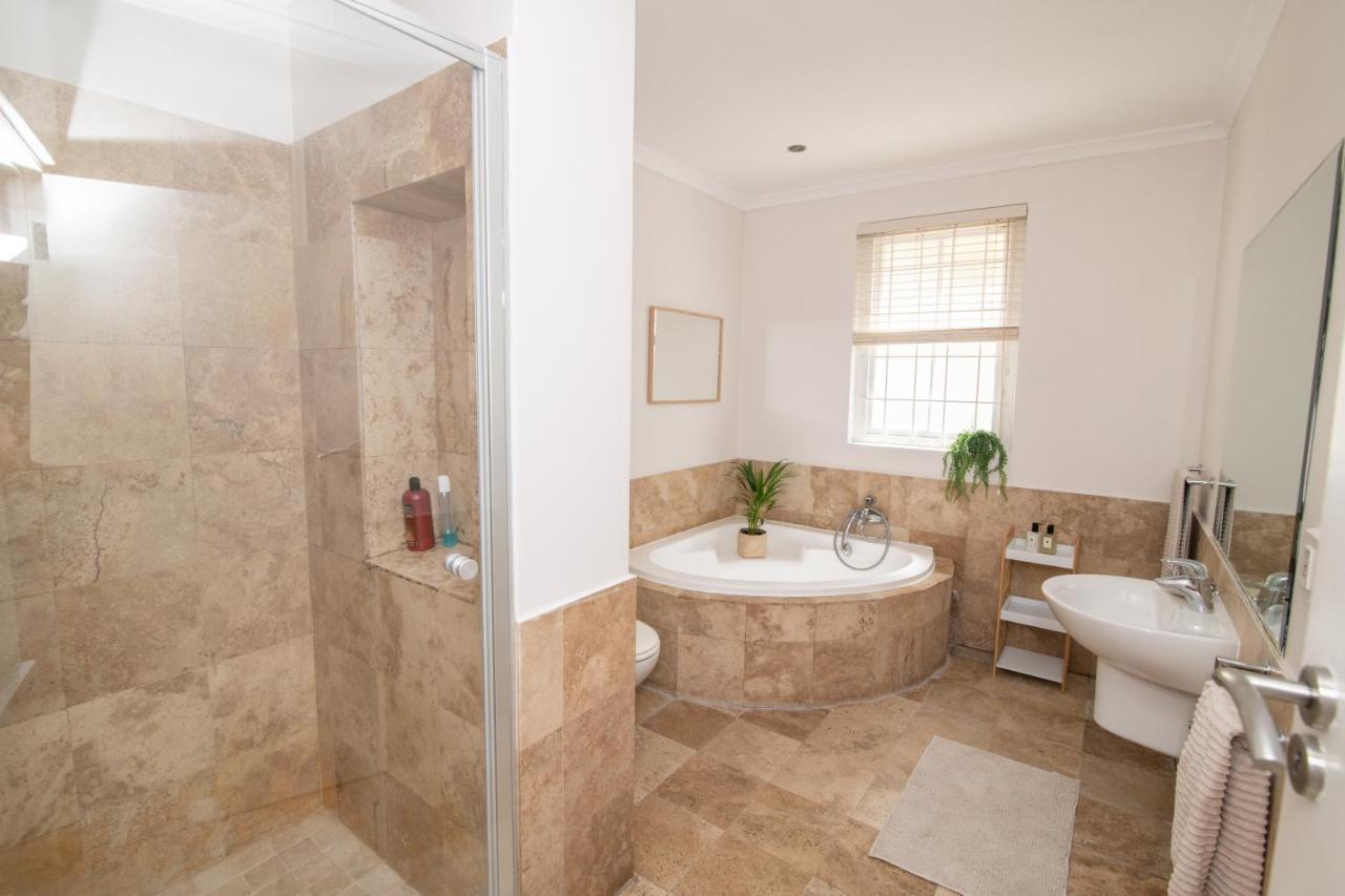 Camps Bay Guest Suite With Private Pool Città del Capo Esterno foto